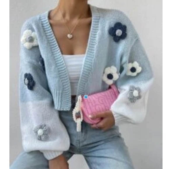 Cozy Baby Blue Floral Floral applique Cropped Open Front Cardigan - Picture 5 of 6